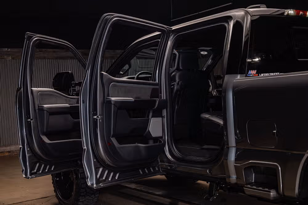 2026 Ford F-250 Super Duty Platinum Crew Cab Image 31