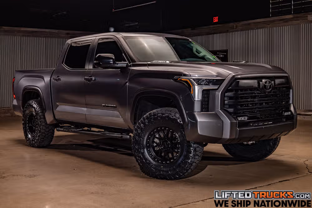2024 Toyota Tundra Limited HV CrewMax Image 1