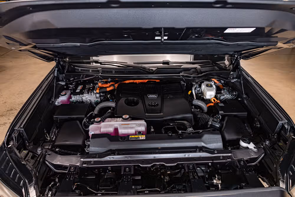 2024 Toyota Tundra Limited HV CrewMax Image 32