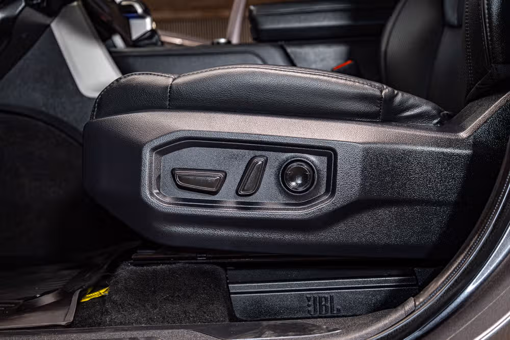 2024 Toyota Tundra Limited HV CrewMax Image 22
