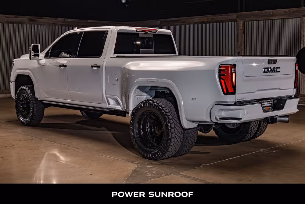 2024 GMC Sierra 3500HD Denali Ultimate Crew Cab Image 7