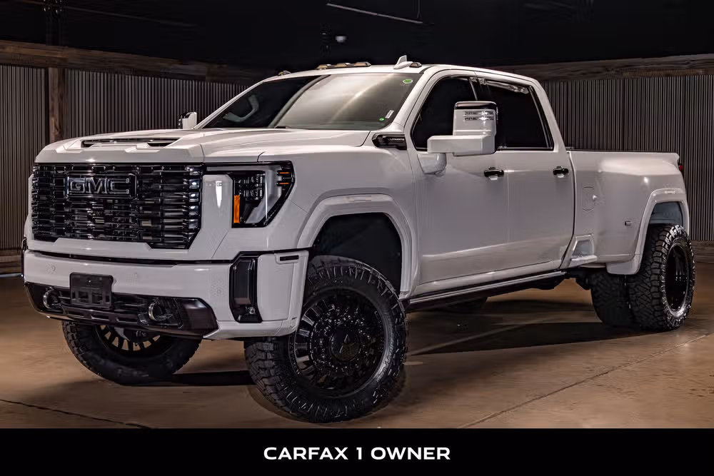 2024 GMC Sierra 3500HD Denali Ultimate Crew Cab Image 5