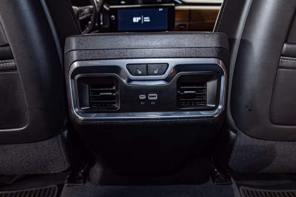 2024 GMC Sierra 3500HD Denali Ultimate Crew Cab Image 25
