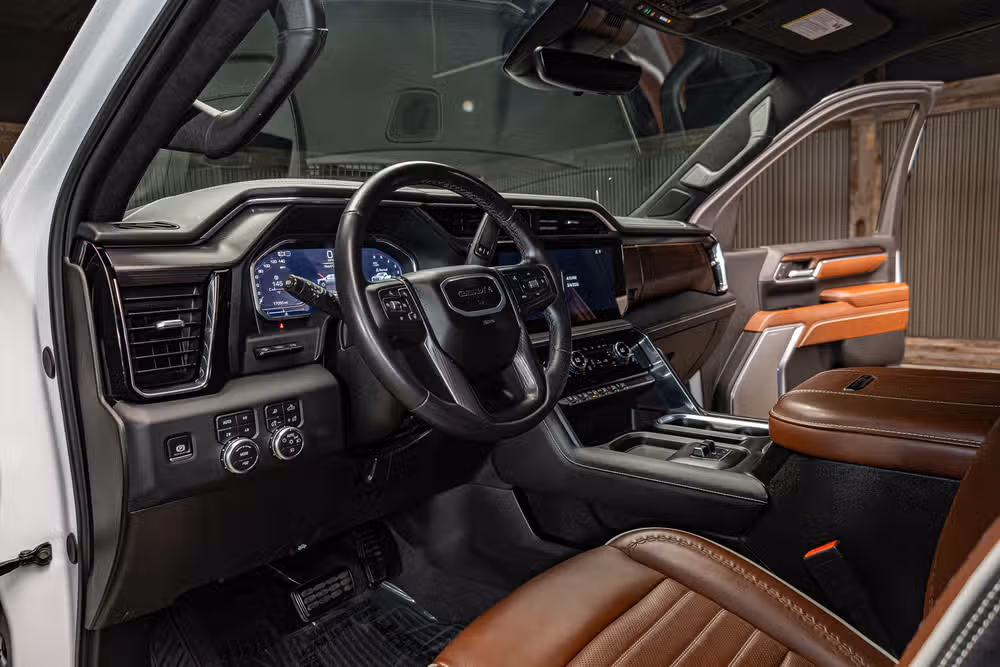 2024 GMC Sierra 3500HD Denali Ultimate Crew Cab Image 15