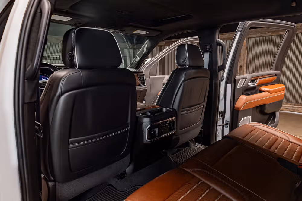2024 GMC Sierra 3500HD Denali Ultimate Crew Cab Image 24
