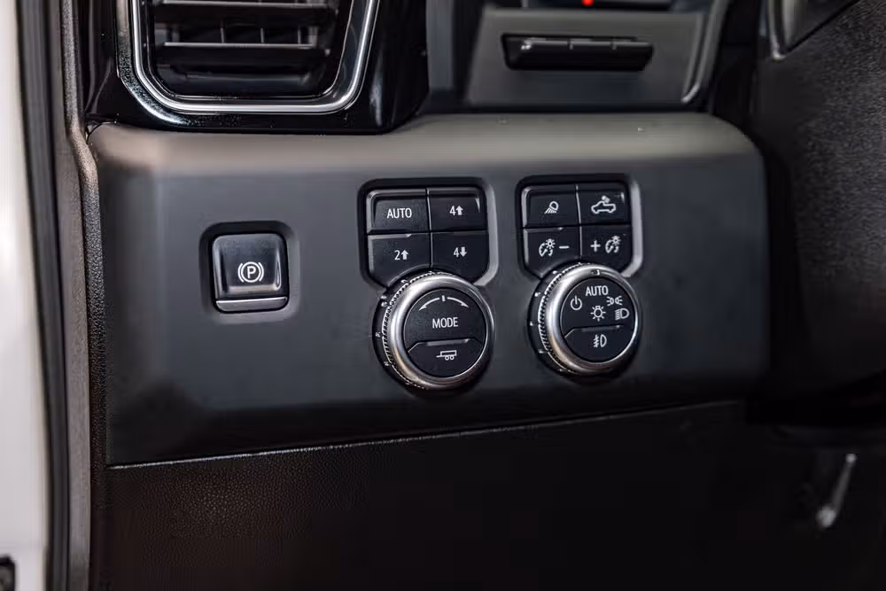 2024 GMC Sierra 3500HD Denali Ultimate Crew Cab Image 19
