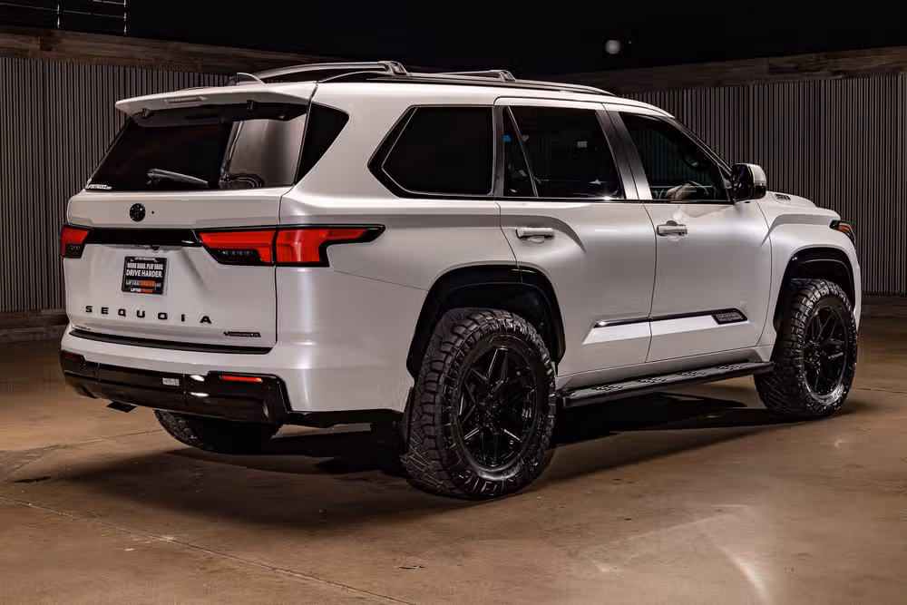 2025 Toyota Sequoia Platinum Image 10