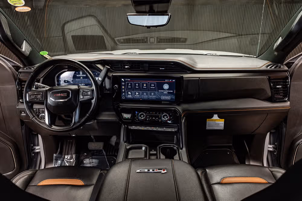 2024 GMC Sierra 2500HD AT4 Crew Cab Image 18