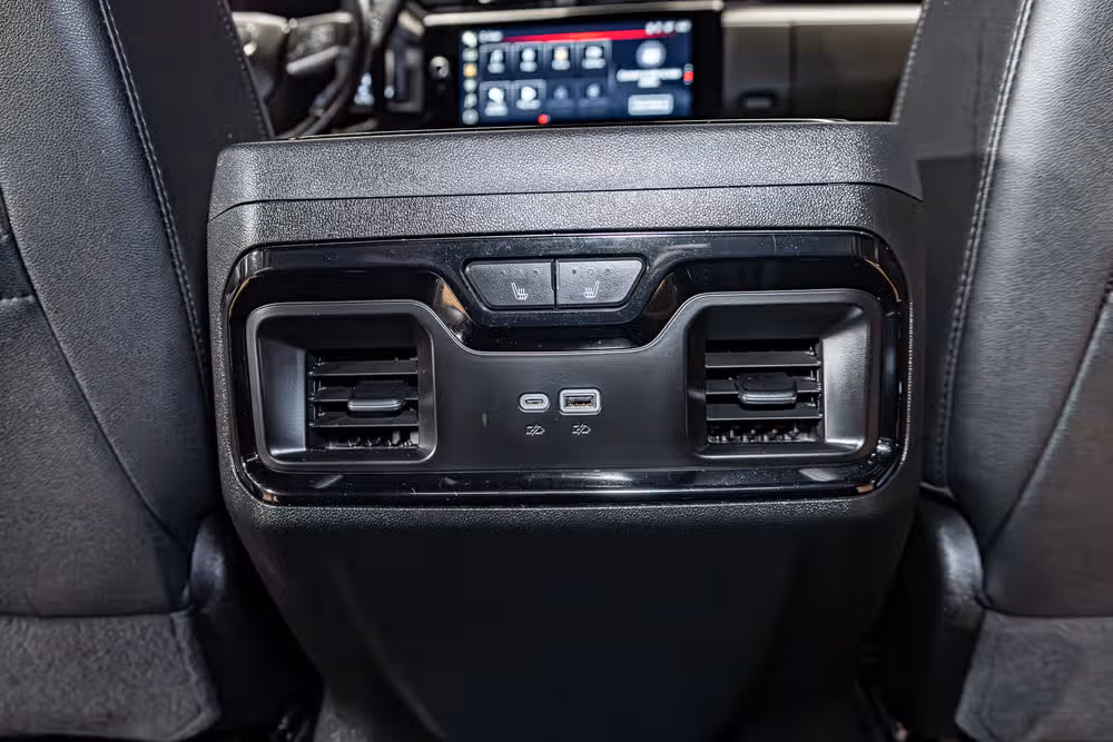 2024 GMC Sierra 2500HD AT4 Crew Cab Image 27