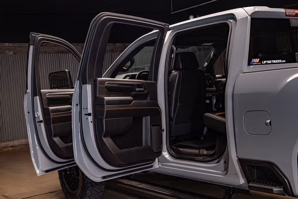 2024 GMC Sierra 2500HD AT4 Crew Cab Image 32