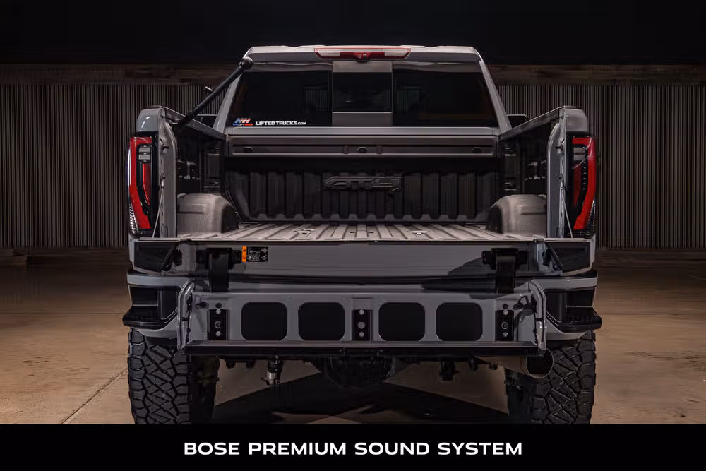 2024 GMC Sierra 2500HD AT4 Crew Cab Image 9