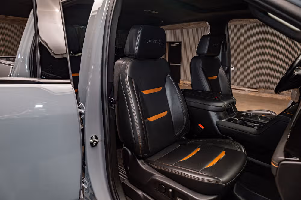 2024 GMC Sierra 2500HD AT4 Crew Cab Image 31