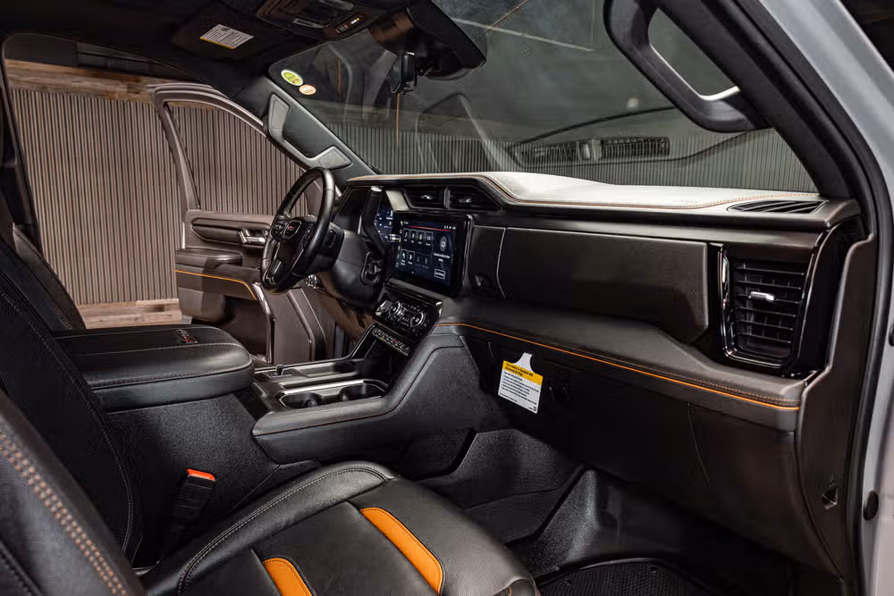 2024 GMC Sierra 2500HD AT4 Crew Cab Image 17