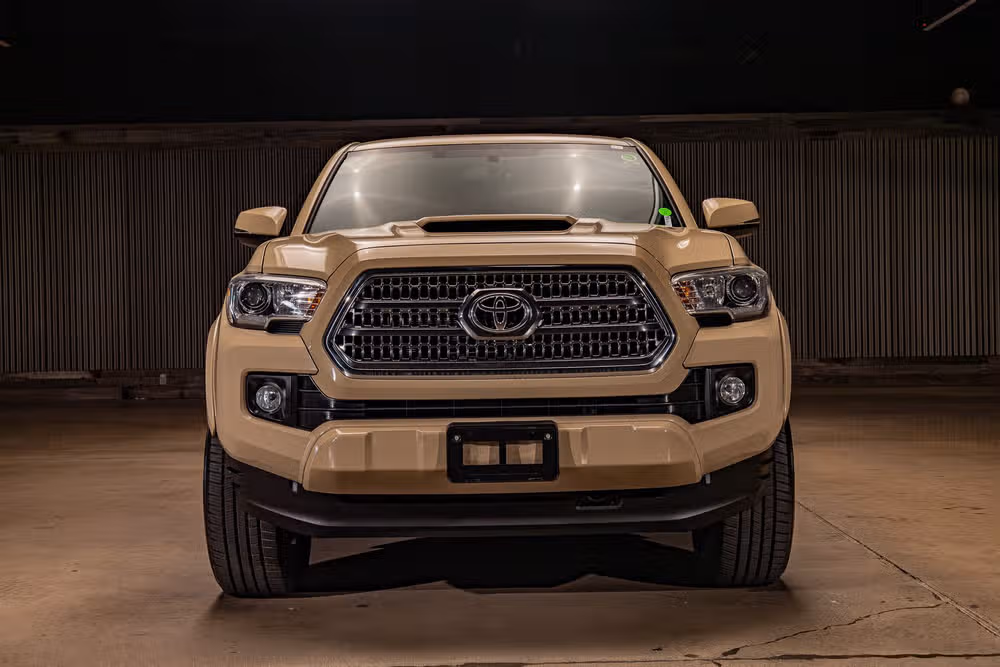2017 Toyota Tacoma TRD Sport Double Cab Image 2