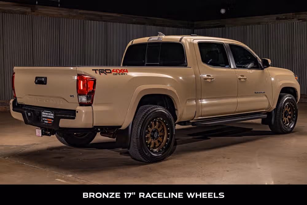 2017 Toyota Tacoma TRD Sport Double Cab Image 9