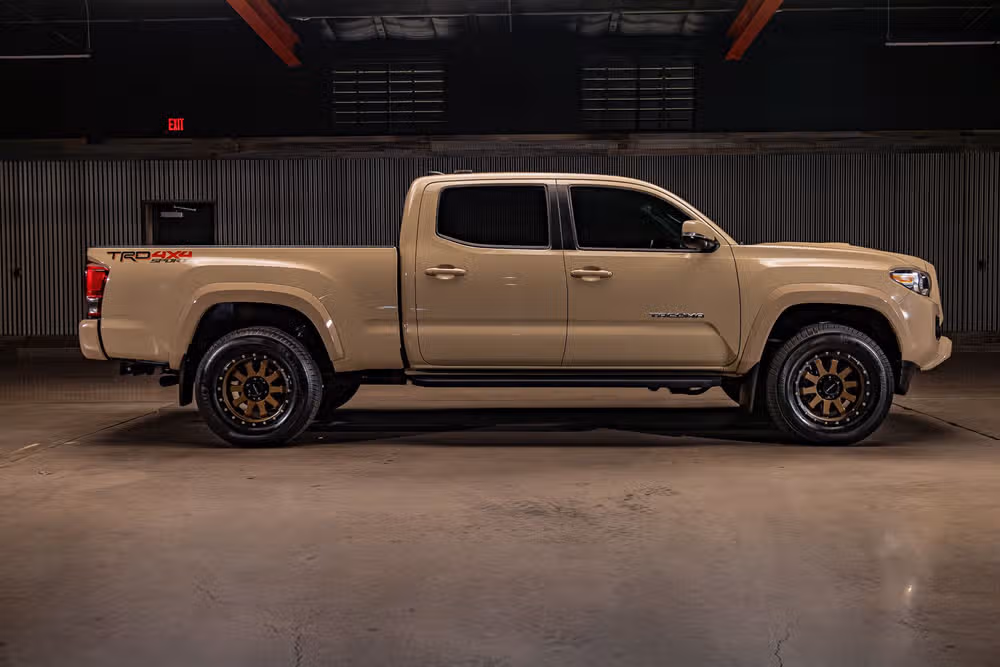 2017 Toyota Tacoma TRD Sport Double Cab Image 10