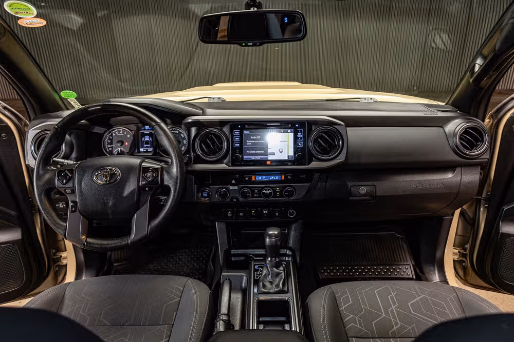2017 Toyota Tacoma TRD Sport Double Cab Image 13