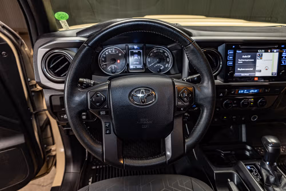 2017 Toyota Tacoma TRD Sport Double Cab Image 14