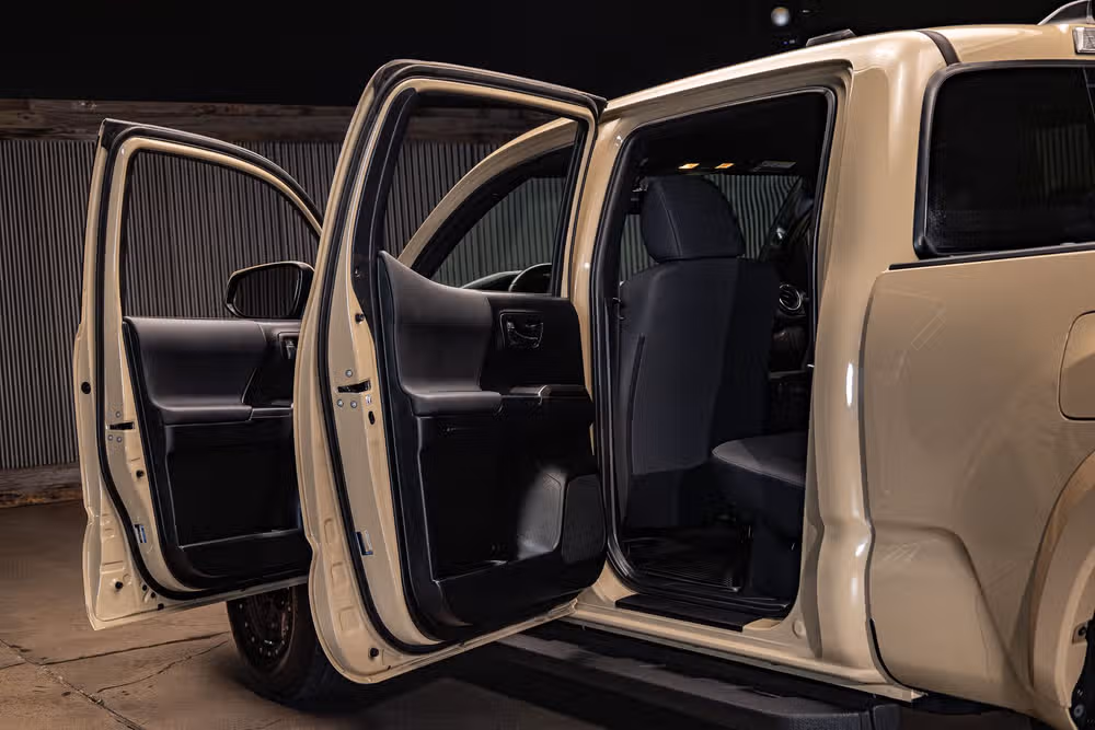 2017 Toyota Tacoma TRD Sport Double Cab Image 24