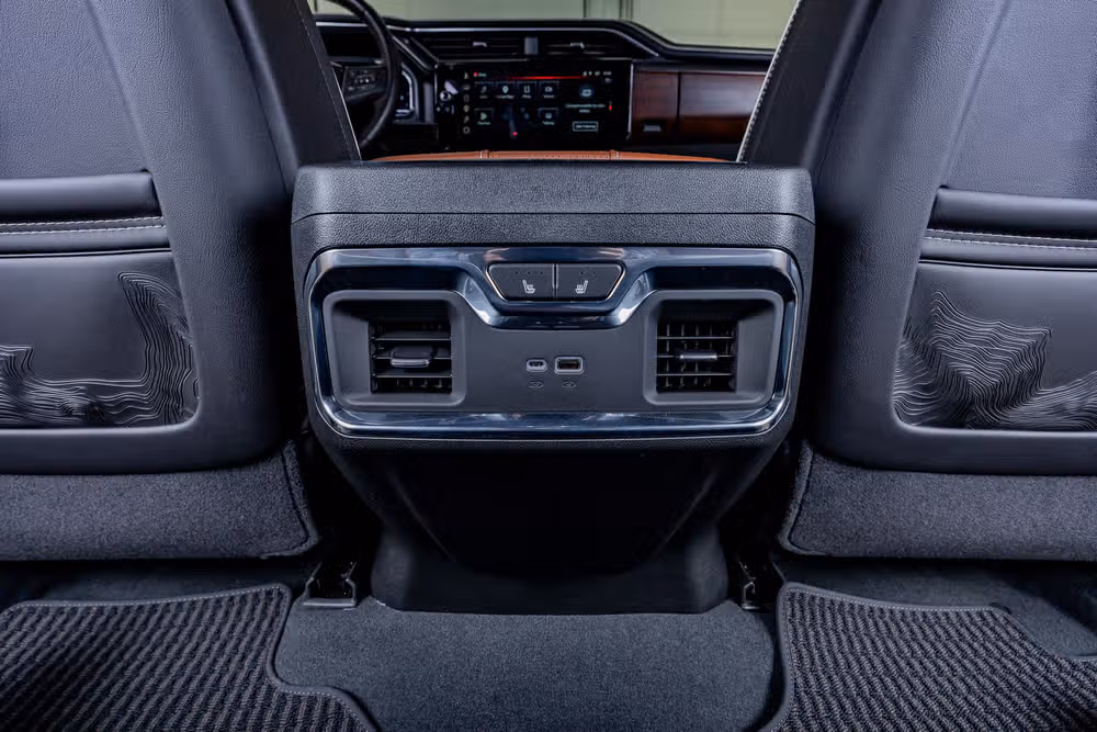 2025 GMC Sierra 1500 Denali Ultimate Crew Cab Image 34