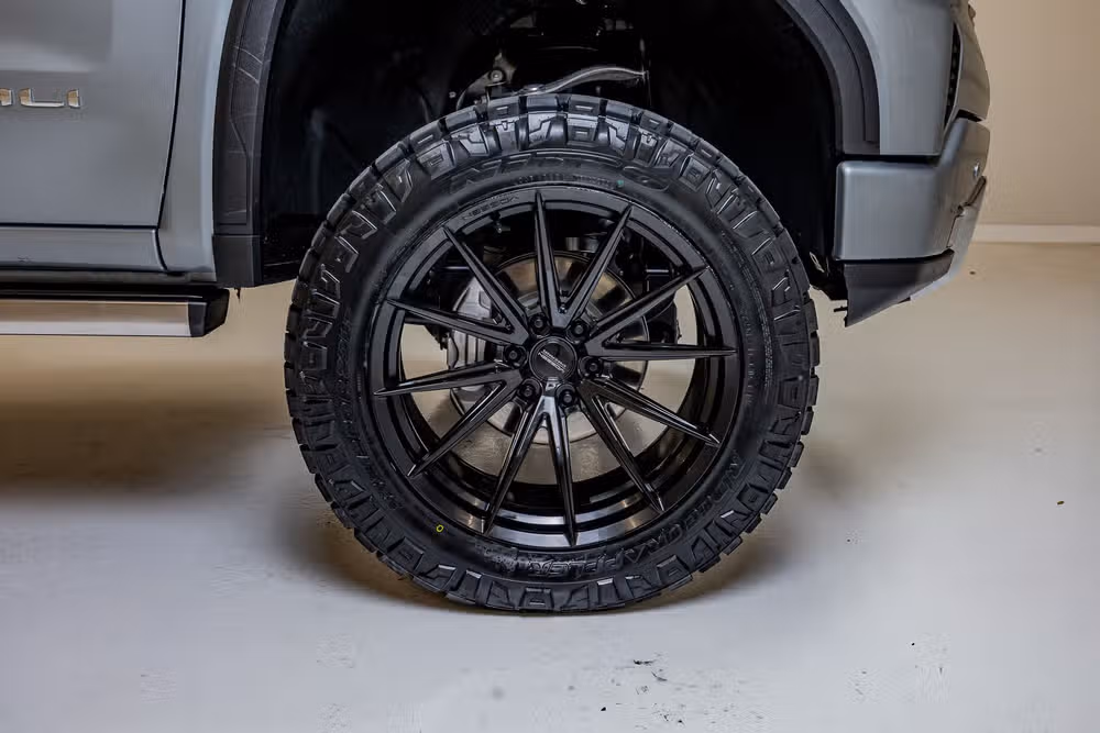 2025 GMC Sierra 1500 Denali Ultimate Crew Cab Image 12