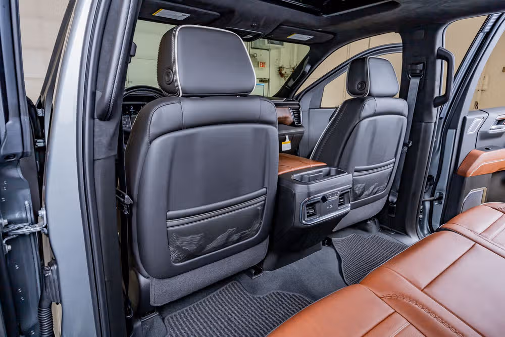 2025 GMC Sierra 1500 Denali Ultimate Crew Cab Image 35