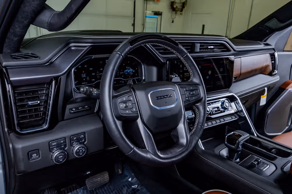2025 GMC Sierra 1500 Denali Ultimate Crew Cab Image 17