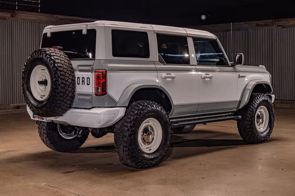 2023 Ford Bronco Heritage Edition Image 10