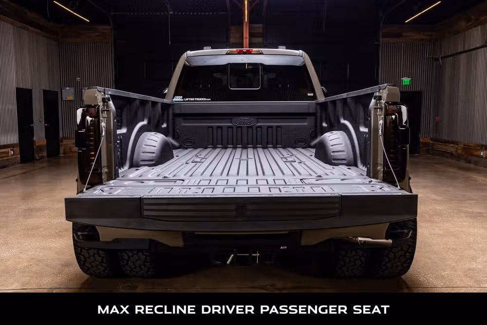 2026 Ford F-450 Super Duty King Ranch Crew Cab Image 9