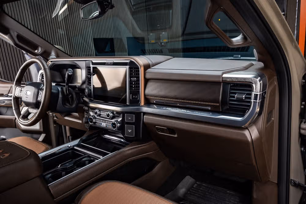 2026 Ford F-450 Super Duty King Ranch Crew Cab Image 18