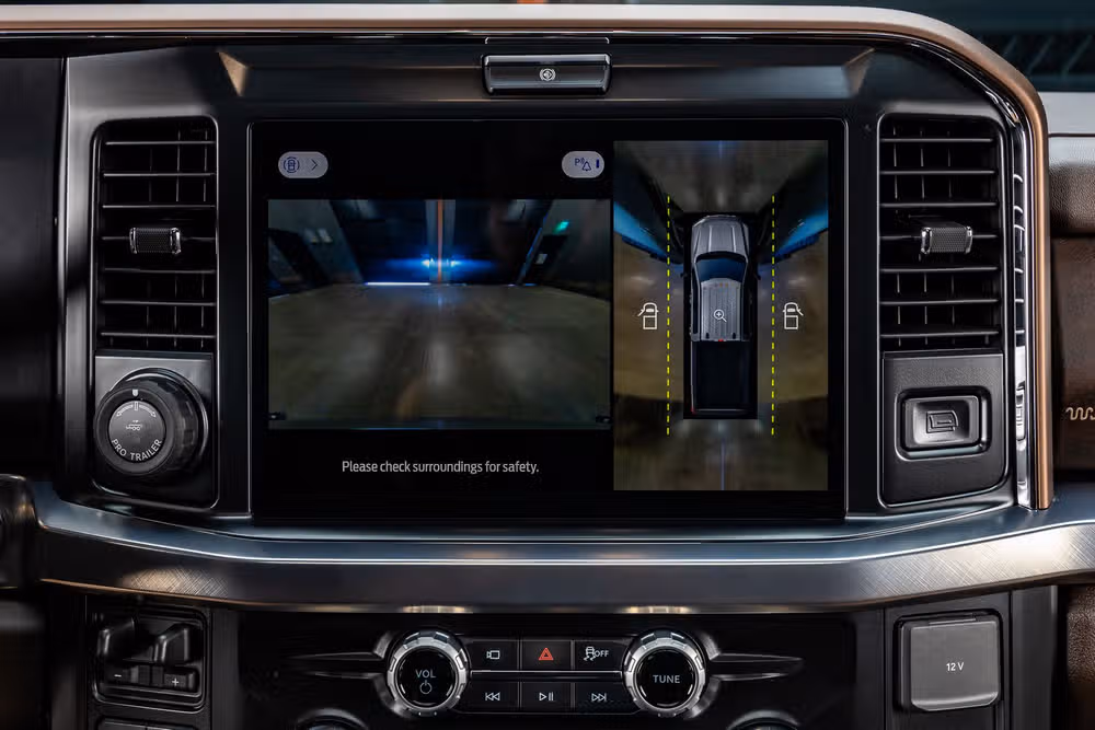 2026 Ford F-450 Super Duty King Ranch Crew Cab Image 27