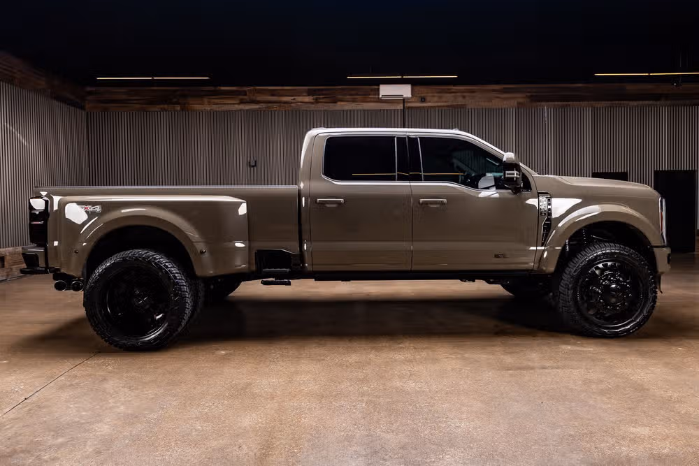 2026 Ford F-450 Super Duty King Ranch Crew Cab Image 11