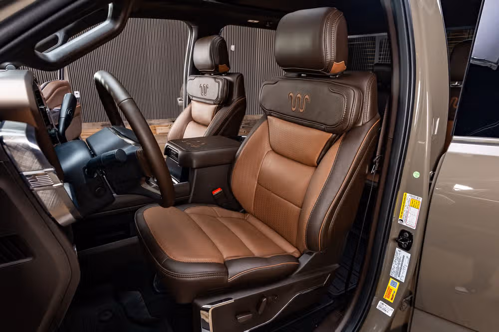 2026 Ford F-450 Super Duty King Ranch Crew Cab Image 31
