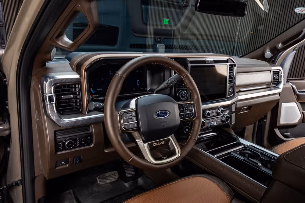 2026 Ford F-450 Super Duty King Ranch Crew Cab Image 17