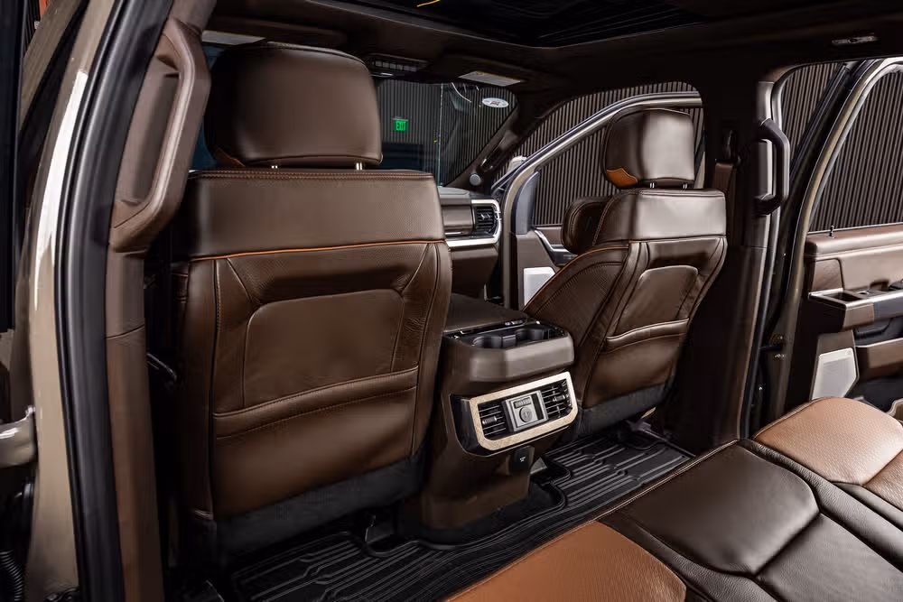 2026 Ford F-450 Super Duty King Ranch Crew Cab Image 36