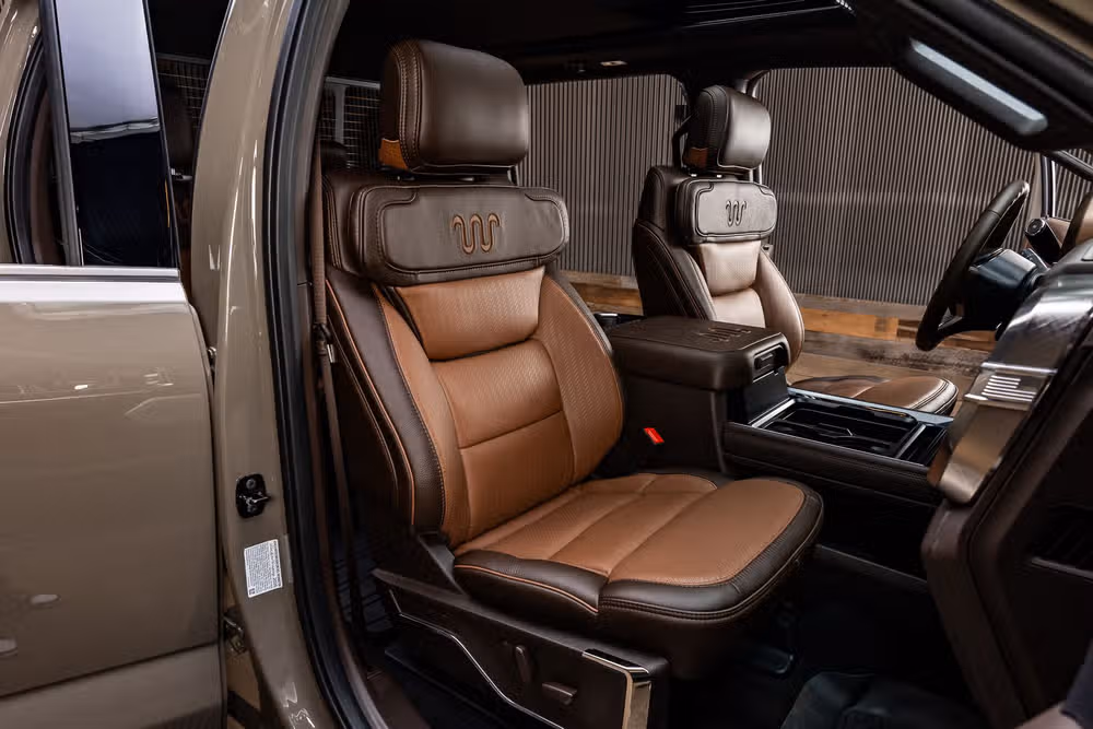 2026 Ford F-450 Super Duty King Ranch Crew Cab Image 33