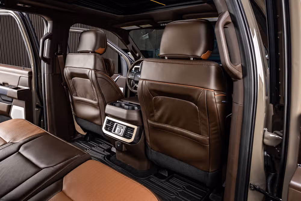 2026 Ford F-450 Super Duty King Ranch Crew Cab Image 34