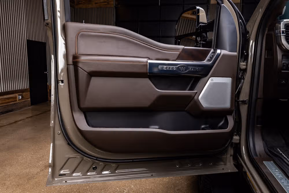 2026 Ford F-450 Super Duty King Ranch Crew Cab Image 38