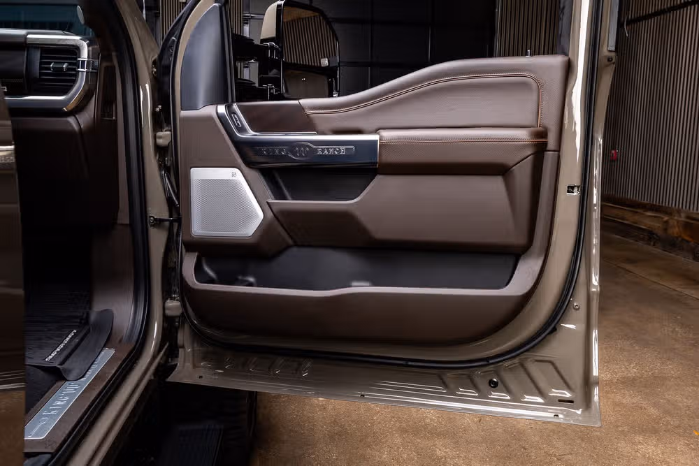 2026 Ford F-450 Super Duty King Ranch Crew Cab Image 39
