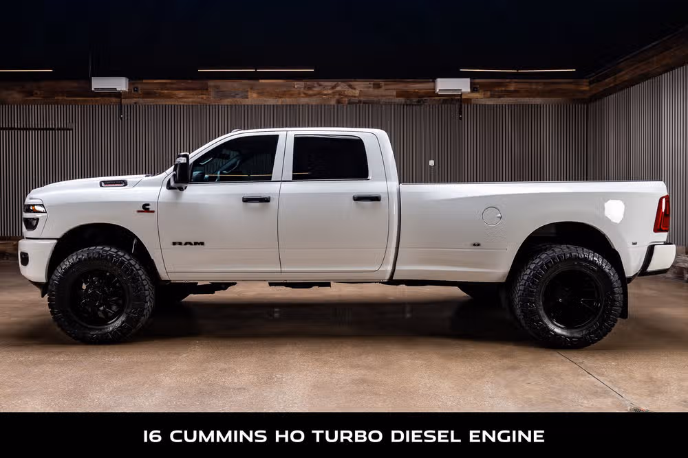 2025 Ram 3500 Big Horn Crew Cab Image 6
