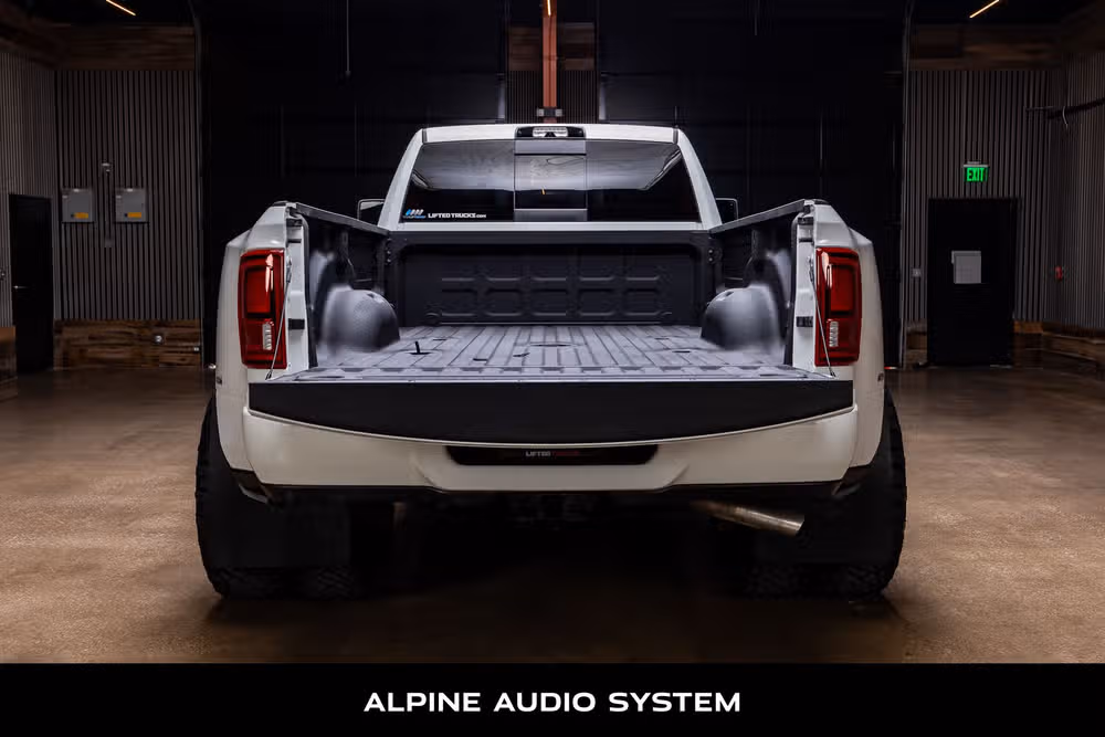 2025 Ram 3500 Big Horn Crew Cab Image 9