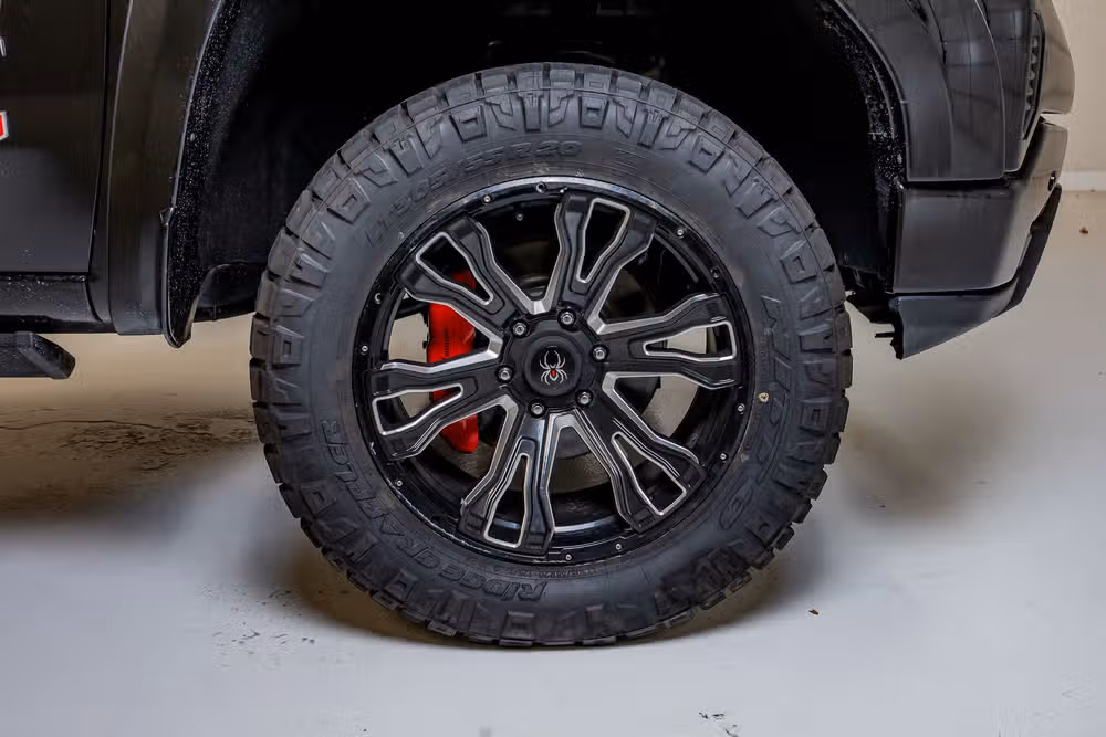 2022 GMC Sierra 1500 AT4 Black Widow Crew Cab Image 11