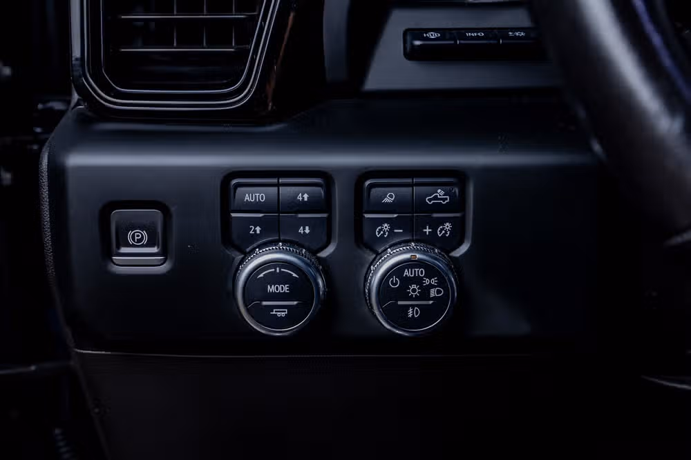 2022 GMC Sierra 1500 AT4 Black Widow Crew Cab Image 19