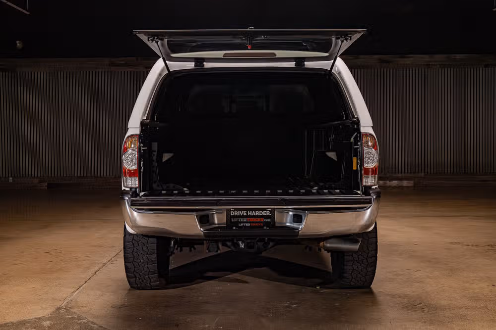 2015 Toyota Tacoma PreRunner V6 Double Cab Image 8