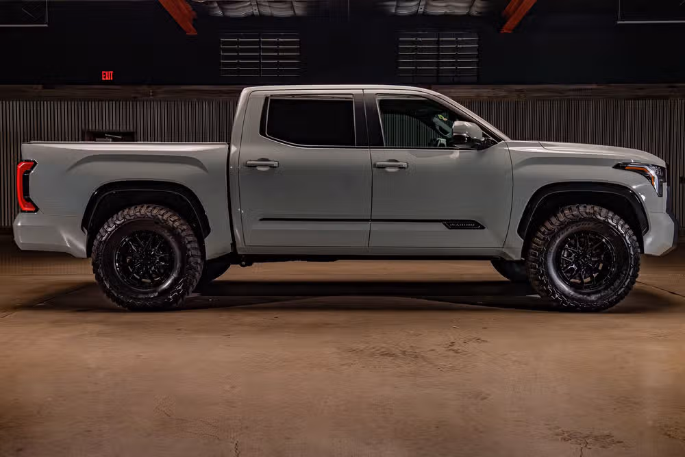 2025 Toyota Tundra Platinum CrewMax Image 11