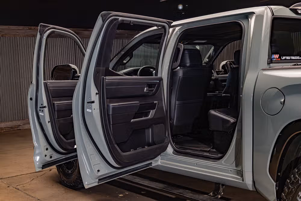 2025 Toyota Tundra Platinum CrewMax Image 28