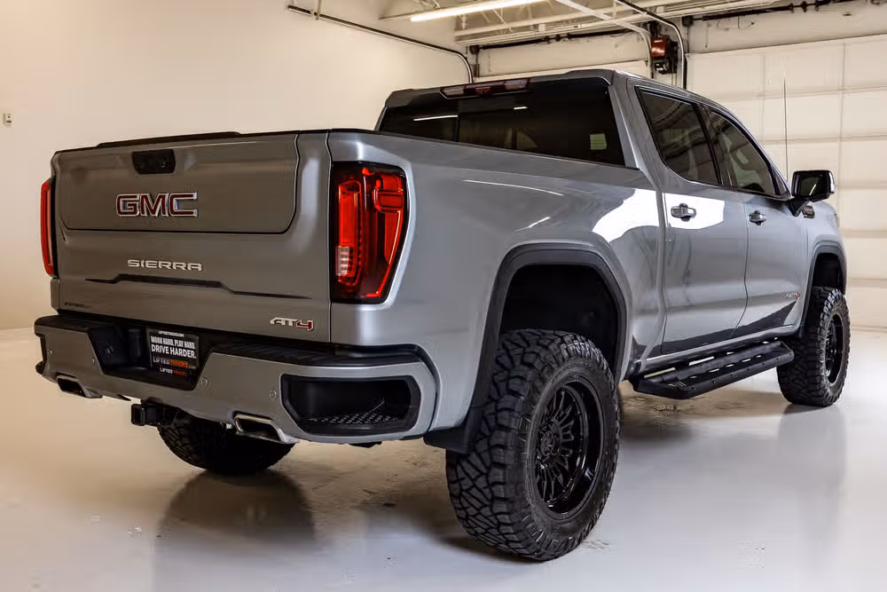 2024 GMC Sierra 1500 AT4 Crew Cab Image 10