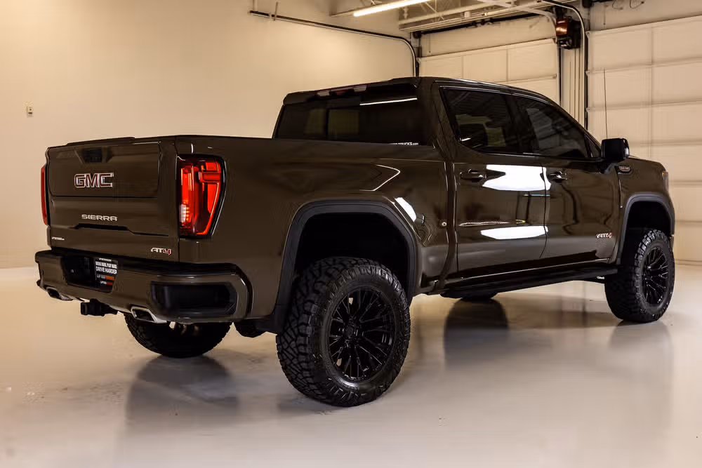 2024 GMC Sierra 1500 AT4 Crew Cab Image 10