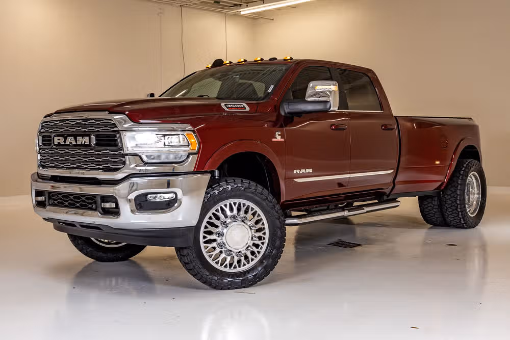 2024 Ram 3500 Limited Crew Cab Image 5
