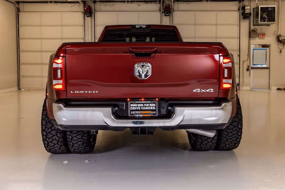2024 Ram 3500 Limited Crew Cab Image 8